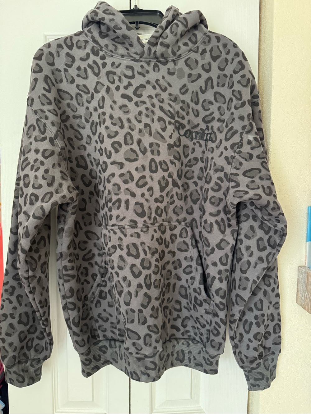 Men's Gray Leopard Crewneck Hoodie - Unbranded